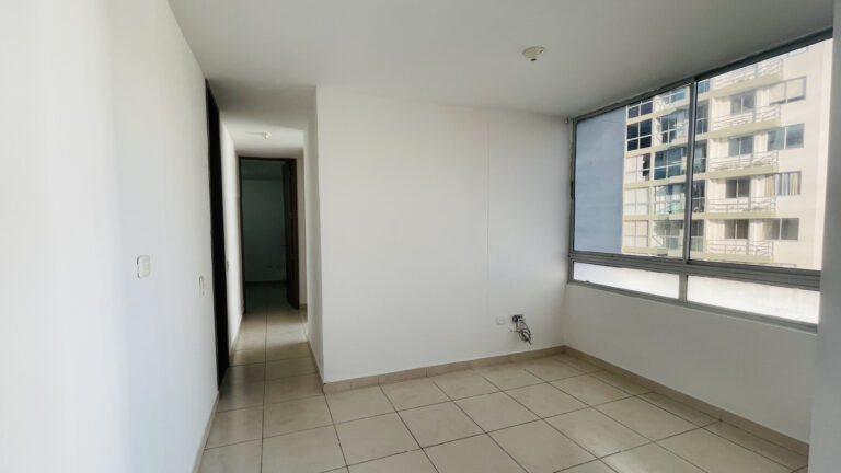 Apartamento en arriendo en Miramar piso 7
